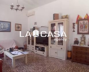 Sala d'estar de Casa o xalet en venda en La Línea de la Concepción amb Terrassa i Balcó
