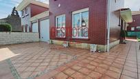Exterior view of Single-family semi-detached for sale in Hazas de Cesto  with Terrace