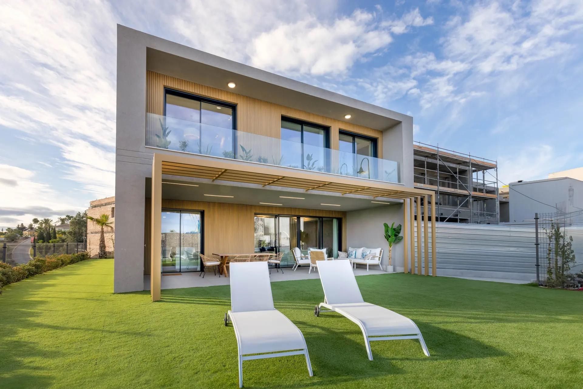 Casa adosada en venta en El Faro de Calaburra - Chaparral