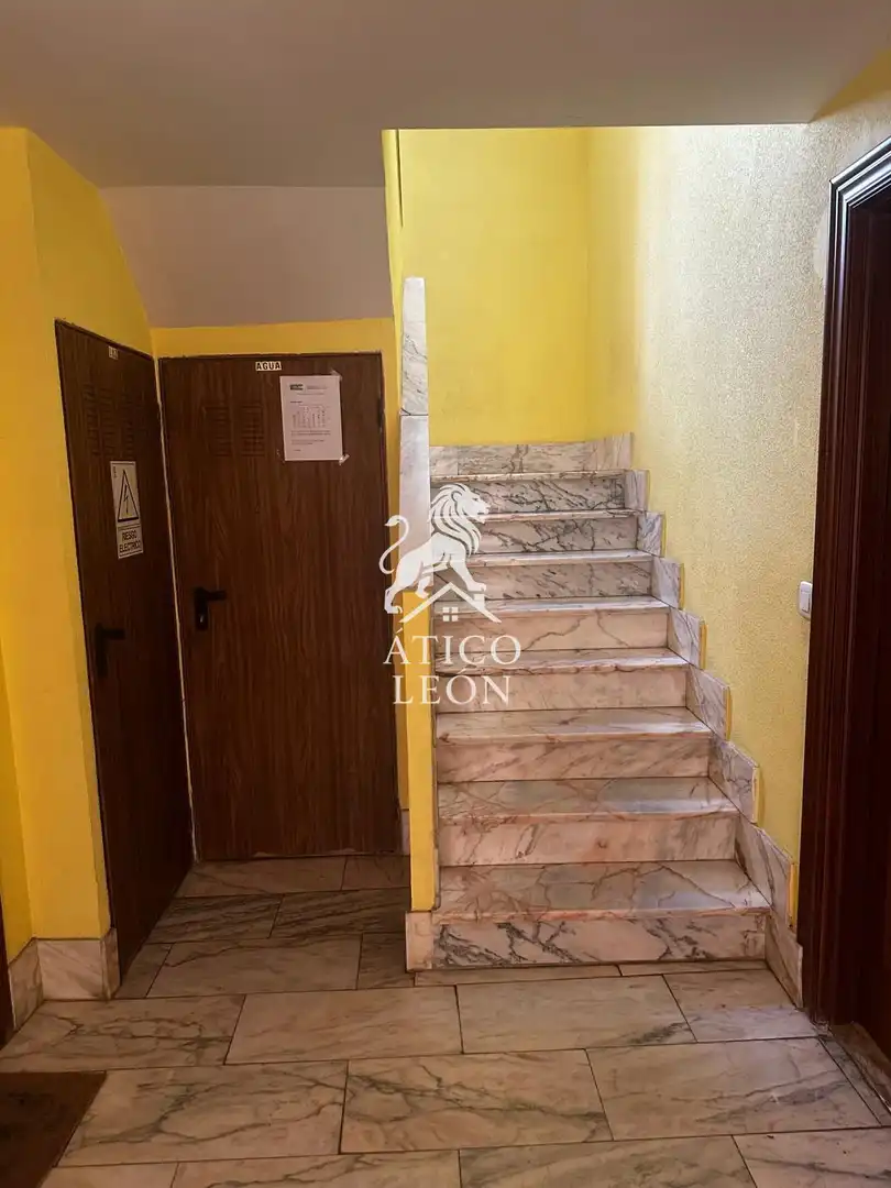 Apartament en venda en León Capital  amb Calefacció, Terrassa i Traster