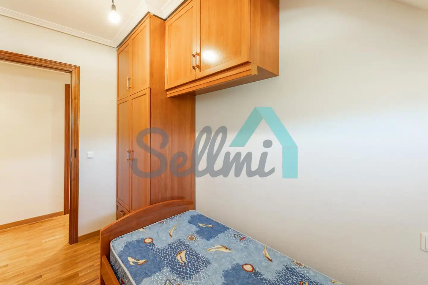 Bedroom of Flat for sale in Oviedo   with Heating, Parquet flooring and Storage room