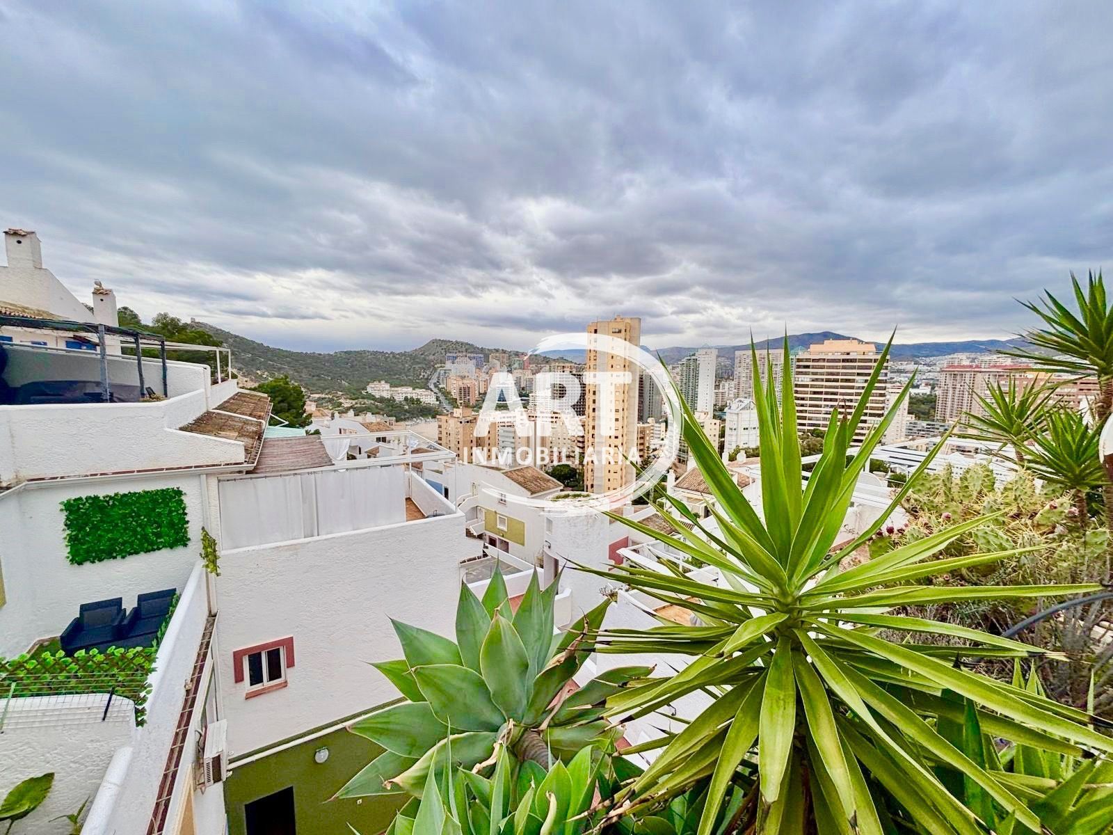 Vista exterior de Estudi en venda en Benidorm amb Aire condicionat, Calefacció i Terrassa