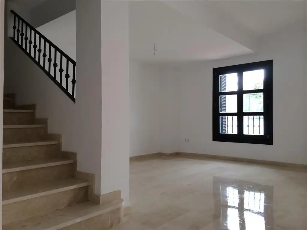 Casa adosada en venta en Marbella con Aire acondicionado, Calefacción y Terraza