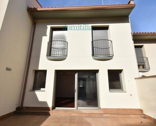 Vista exterior de Casa adosada en venda en Castellar del Vallès amb Aire condicionat, Calefacció i Jardí privat