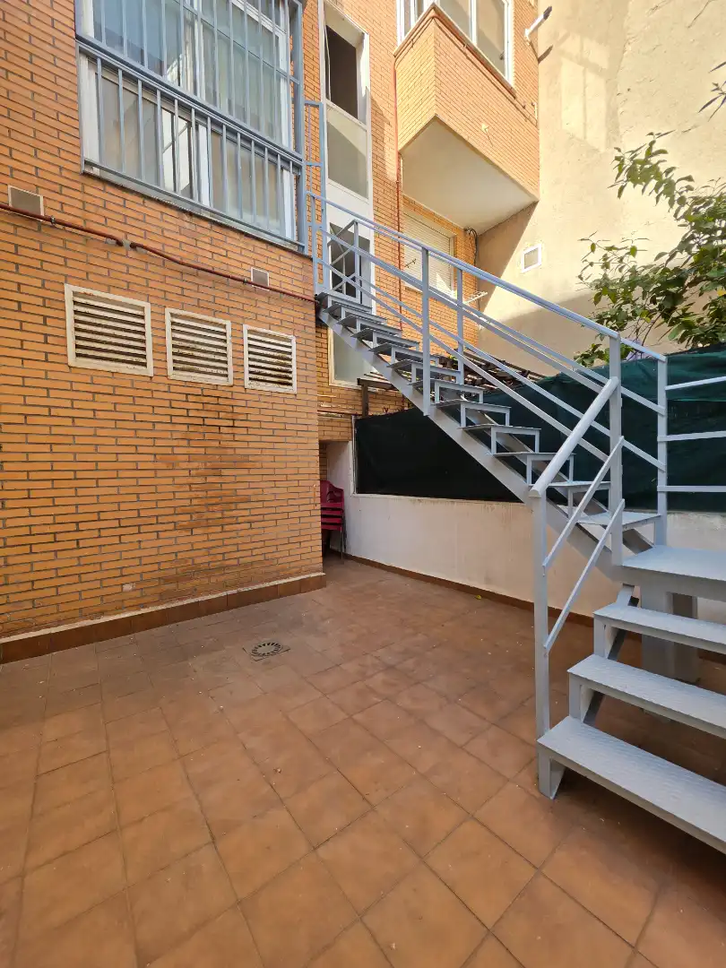Flat for sale in Madrid  with Air Conditioner, Heating and Private garden
