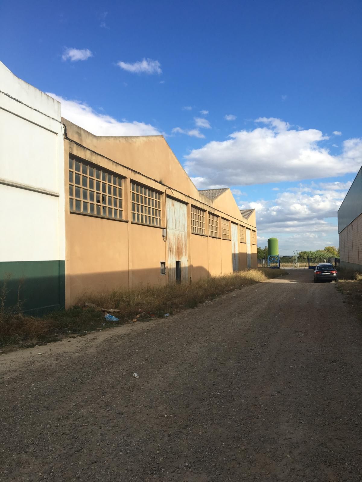 Vista exterior de Nau industrial de lloguer en Calahorra