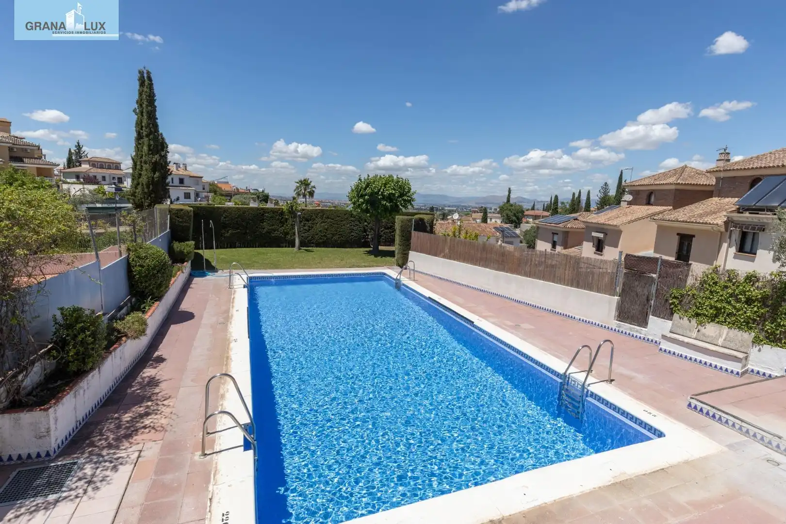 Schwimmbecken von Haus oder Chalet zum Verkauf in La Zubia mit Klimaanlage, Heizung und Gemeinschaftspool