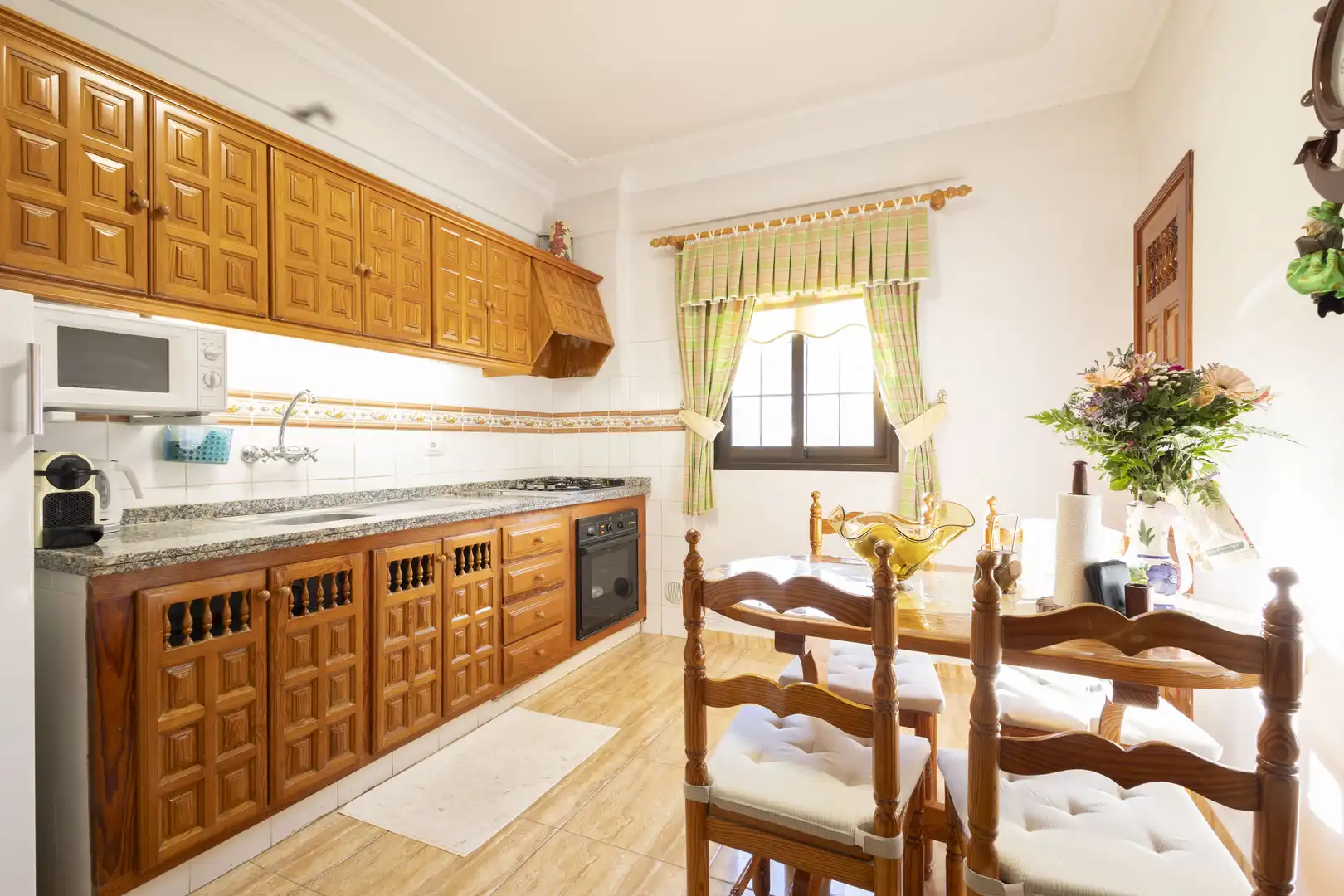 Cocina de Casa o chalet en venta en Icod de los Vinos con Jardín privado, Terraza y Trastero