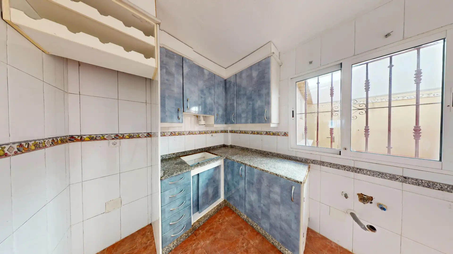 Cuina de Casa adosada en venda en Orihuela amb Jardí privat, Terrassa i Balcó