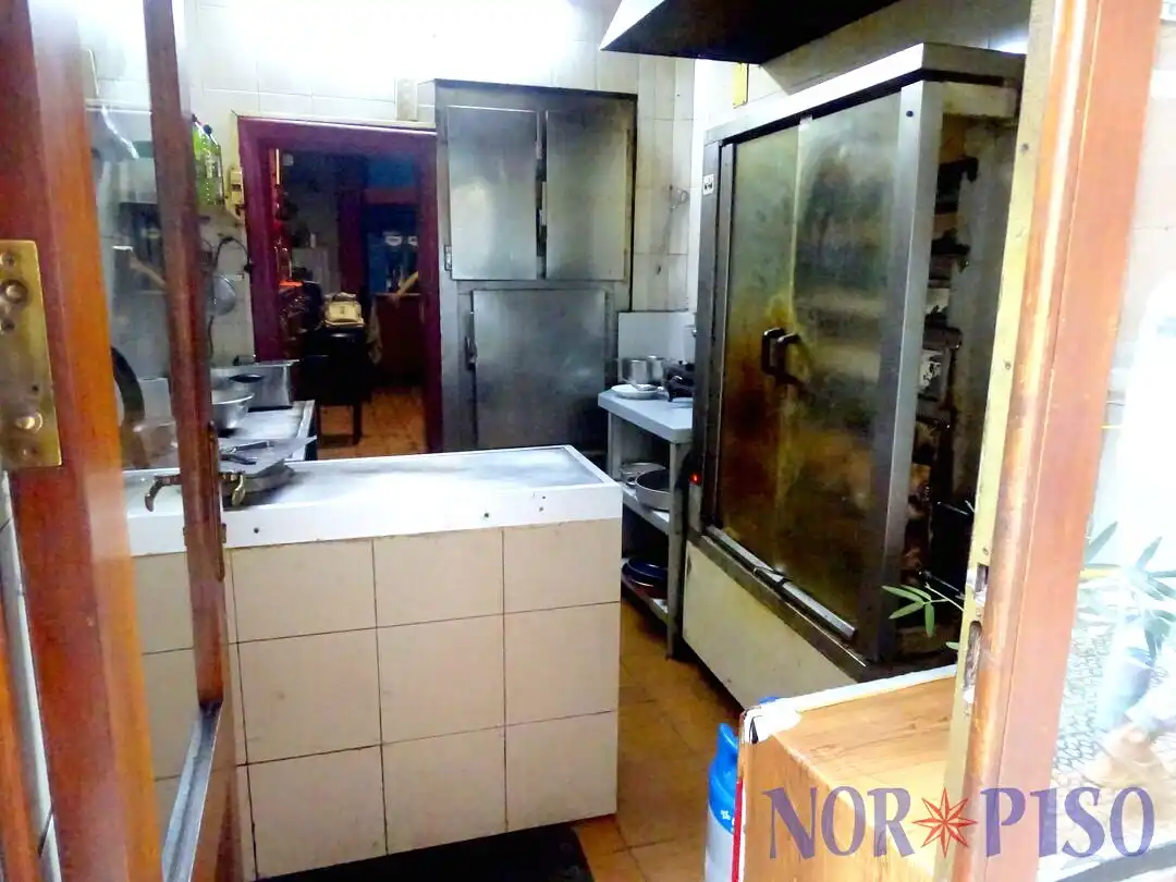 Kitchen of Commercial properties for sale in Bilbao 