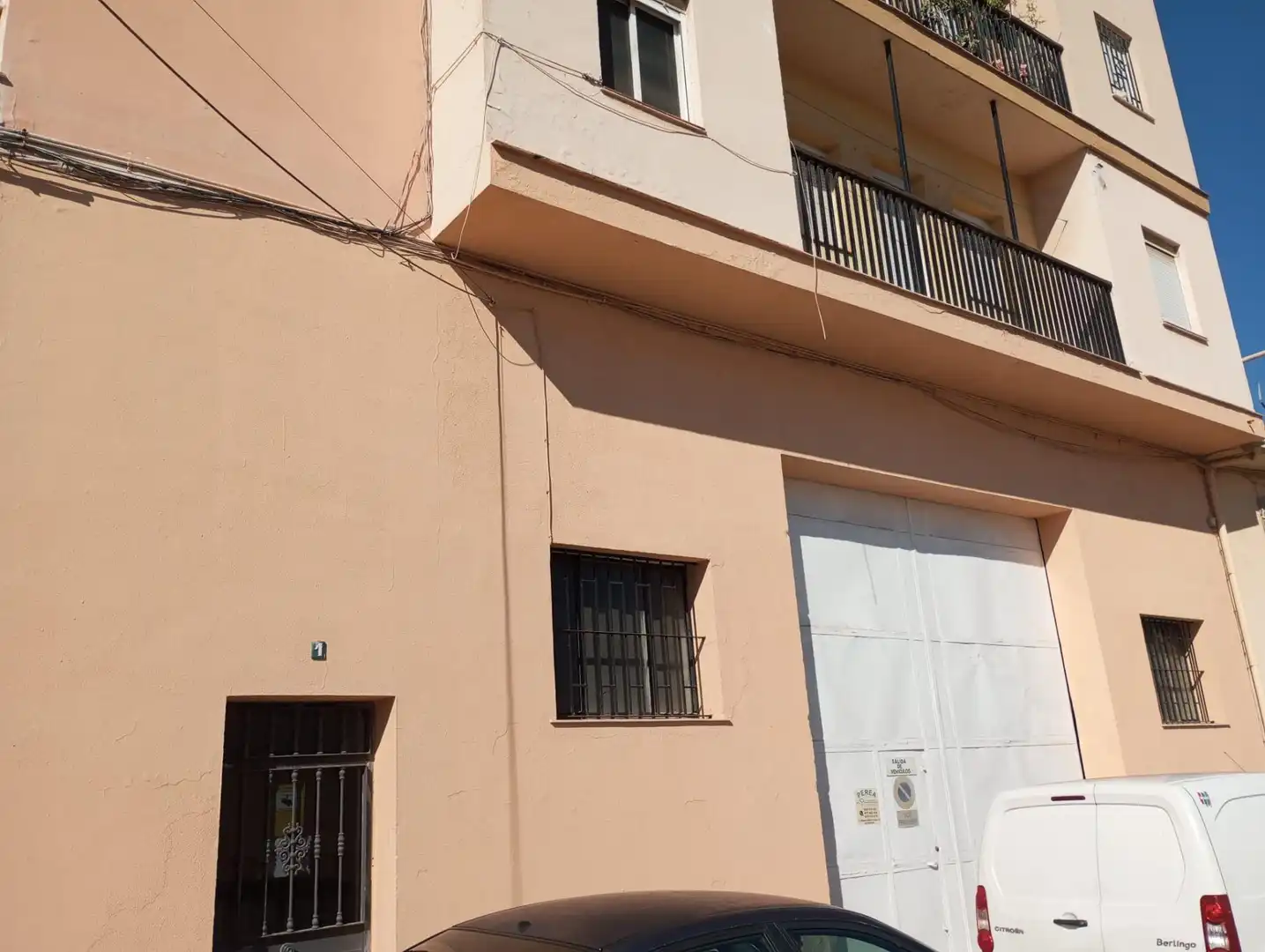 Außenansicht von Wohnung zum Verkauf in Algeciras mit Terrasse und Balkon