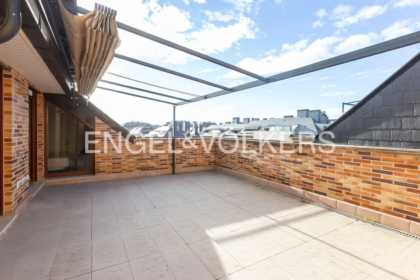 Terraza de Ático de alquiler en Zona Monte El Pilar