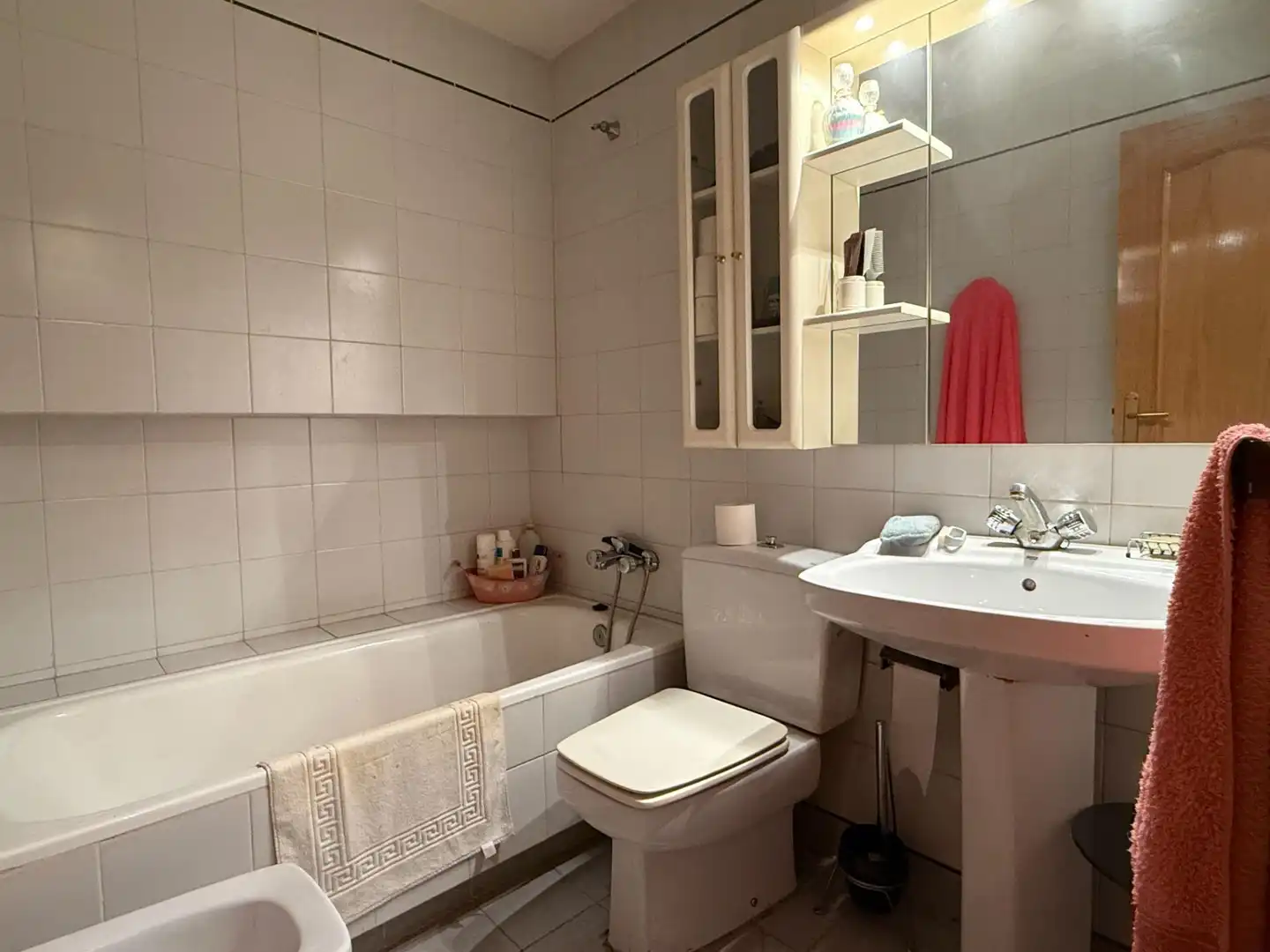 Baño de Casa adosada en venta en Guadalajara con Calefacción, Terraza y Amueblado