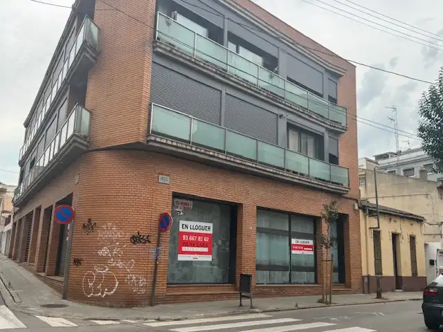 Vista exterior de Local de alquiler en Mollet del Vallès con Alarma