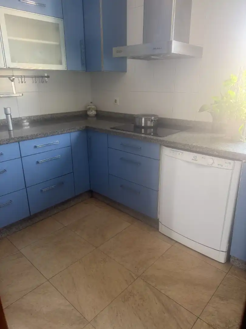 Kitchen of Flat for sale in Sevilla  with Air Conditioner, Terrace and Storage room
