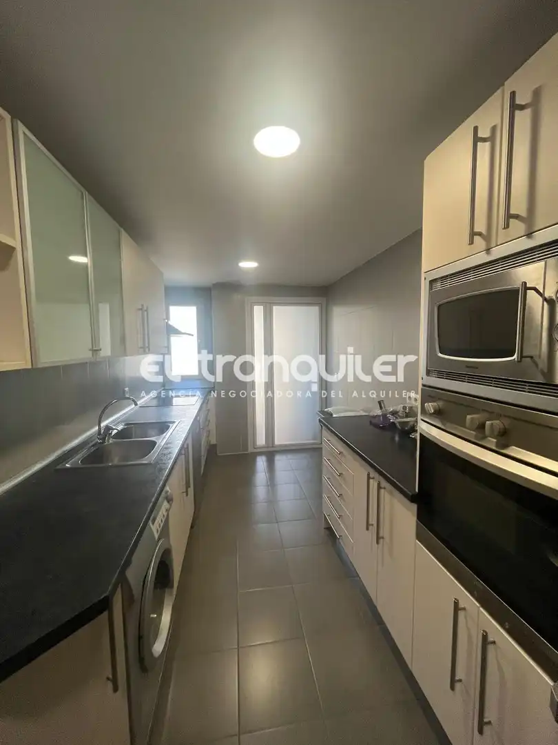 Kitchen of Flat for rent in Madrid  with Parquet flooring, Terrace and Washing machine