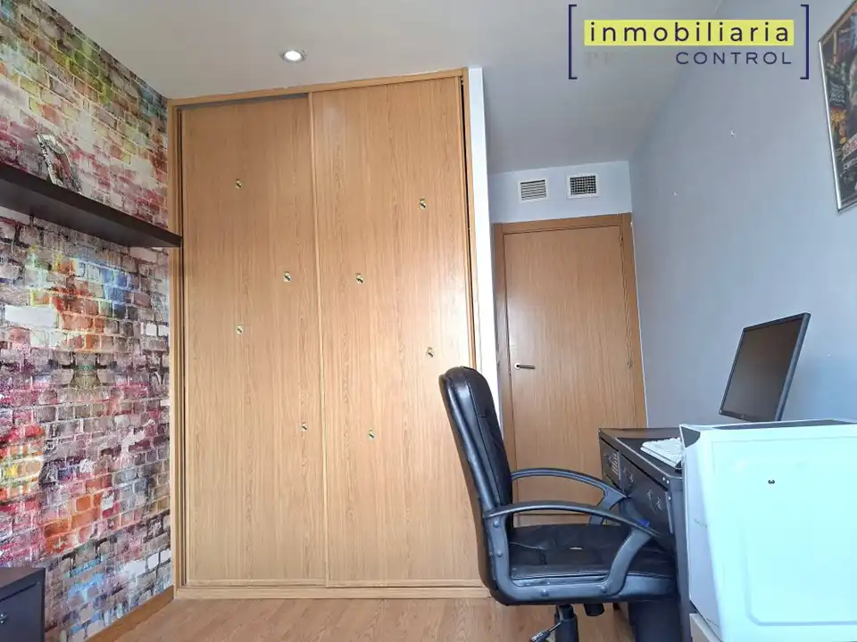 Habitación de Piso en venta en Zuera con Aire acondicionado, Calefacción y Parquet
