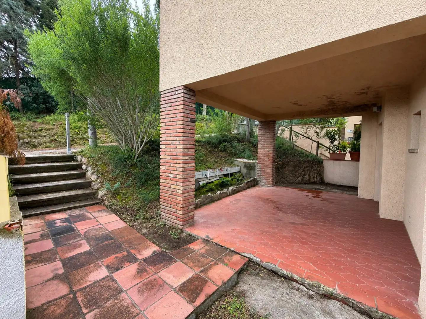 Terrasse von Einfamilien-Reihenhaus zum Verkauf in Santa Cristina d'Aro mit Heizung, Privatgarten und Terrasse