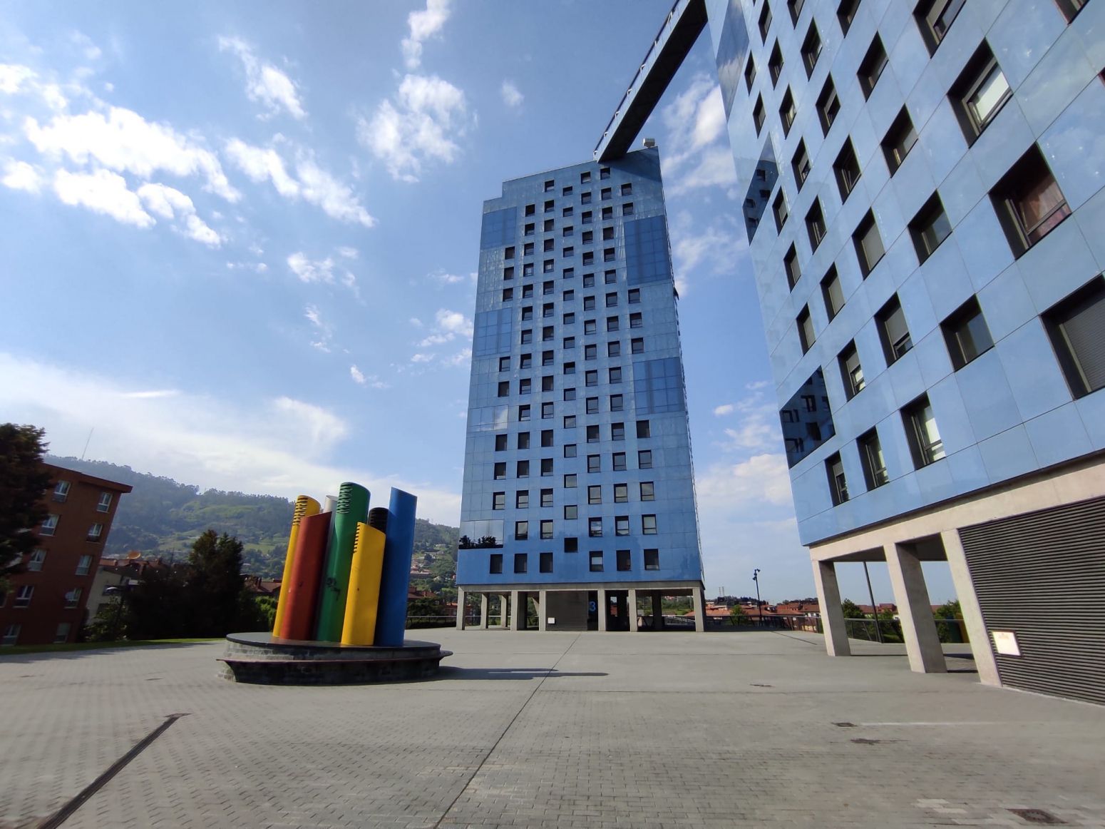 Vista exterior de Pis en venda en Oviedo  amb Calefacció i Traster