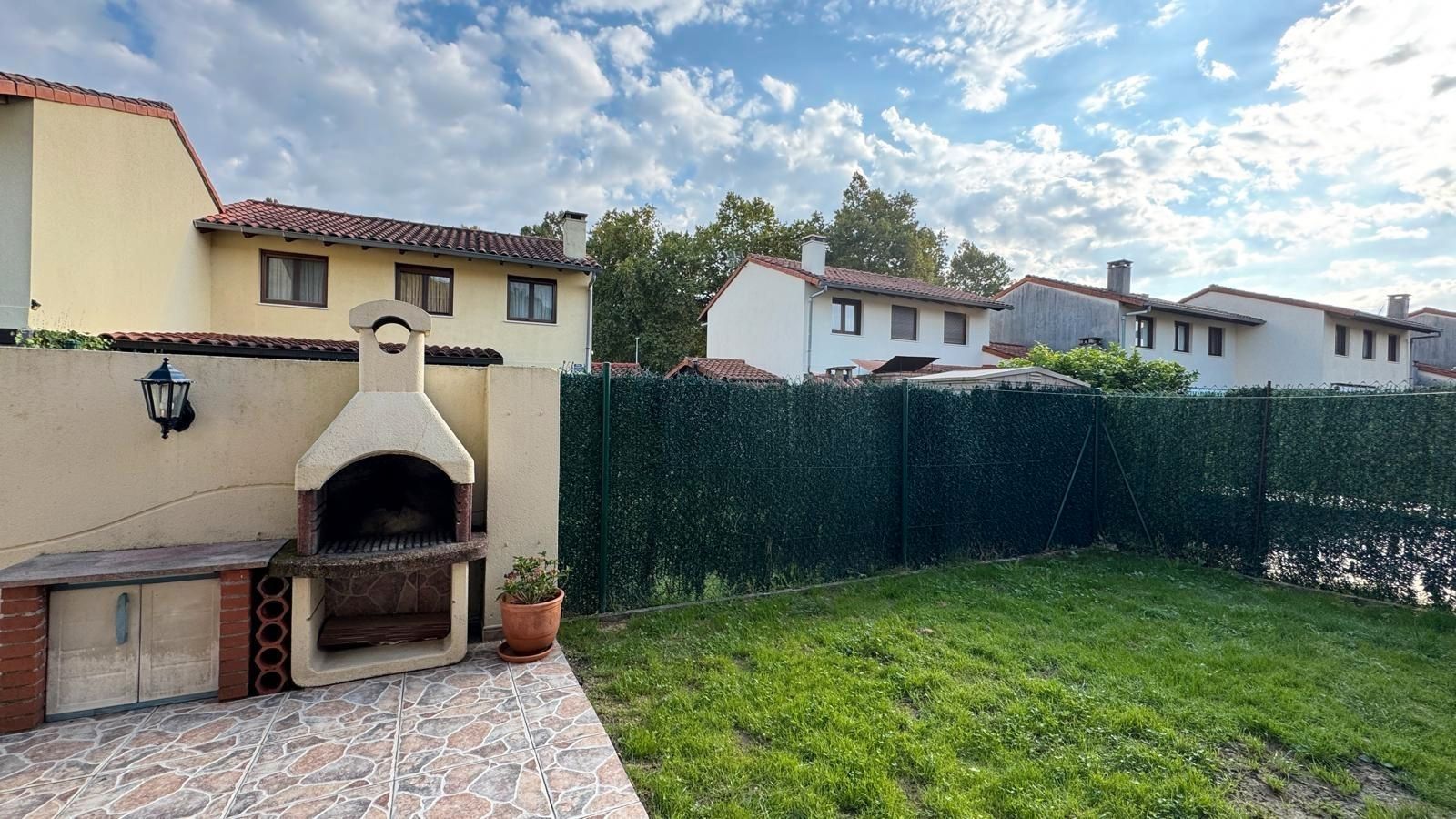 Garden of Single-family semi-detached for sale in Entrambasaguas  with Heating, Private garden and Parquet flooring