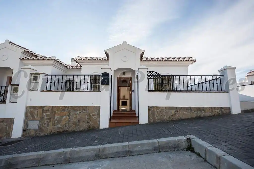 Casa con piscina en venta en Frigiliana, imagen 2
