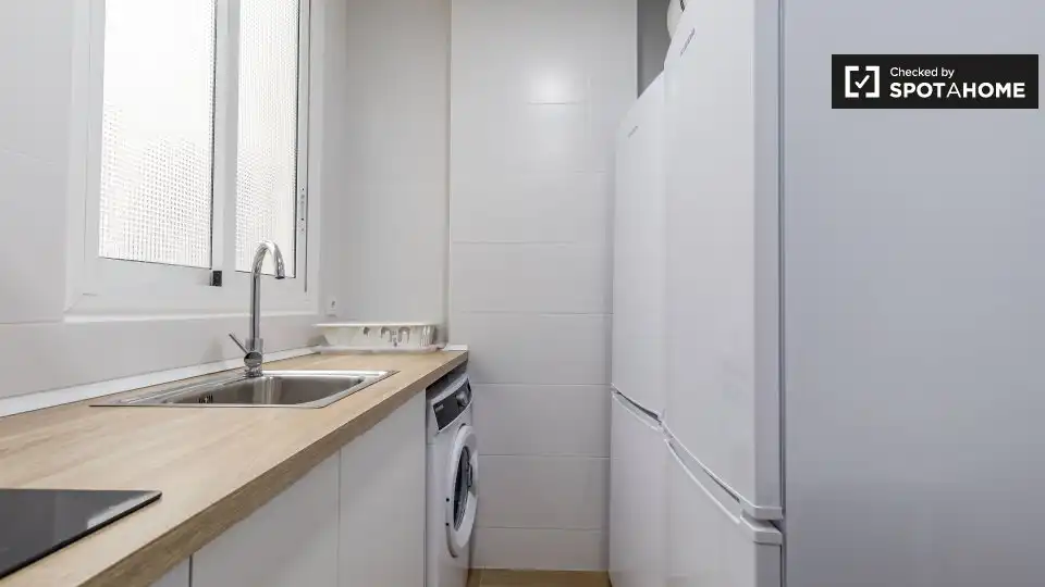 Kitchen of Flat for rent in Valencia  with Air Conditioner, Heating and Furnished