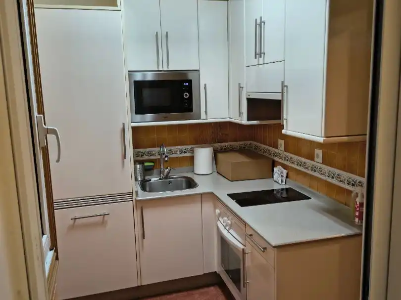 Cocina de Piso de alquiler en Vigo  con Terraza y Balcón