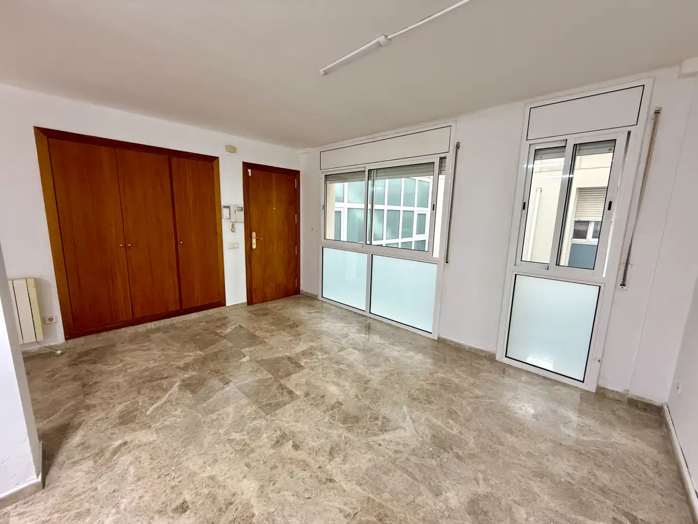 Wohnung zum Verkauf in Barcelona mit Heizung, Terrasse und Alarm