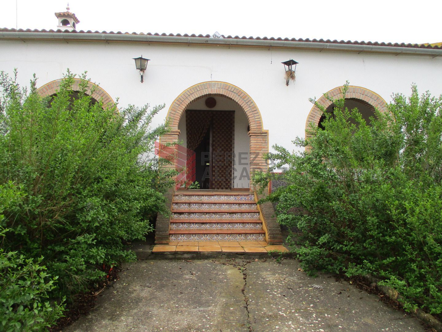 Country house zum verkauf in Peñaflor mit Klimaanlage, Privatgarten und Möbliert