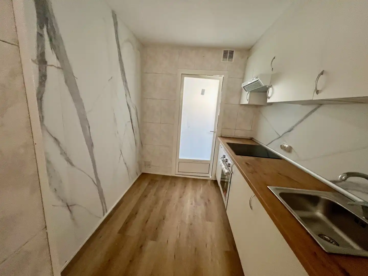 Cocina de Piso en venta en Santa Perpètua de Mogoda con Parquet y Horno