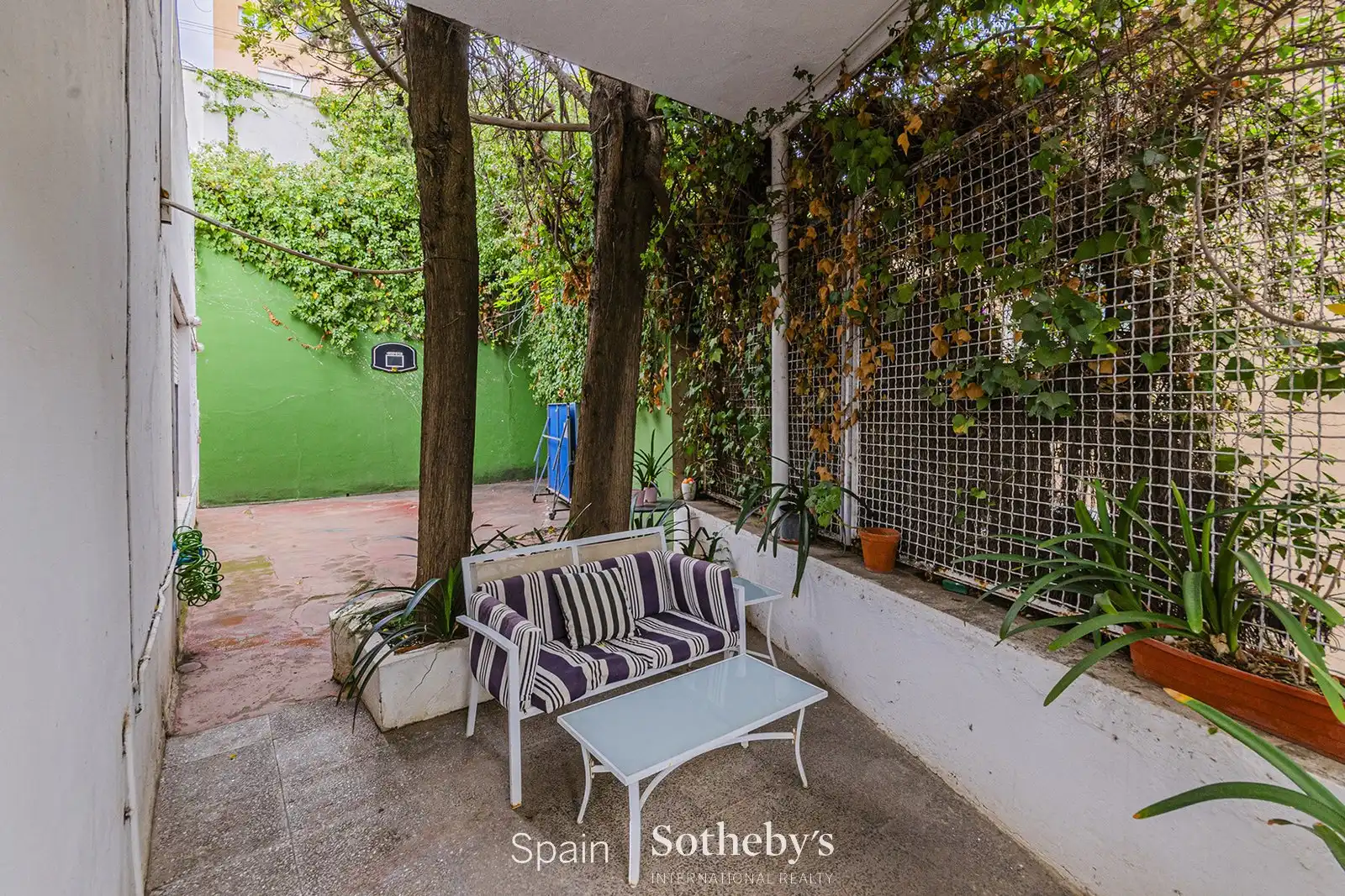 Terrassa de Casa o xalet en venda en Barcelona amb Aire condicionat, Calefacció i Jardí privat