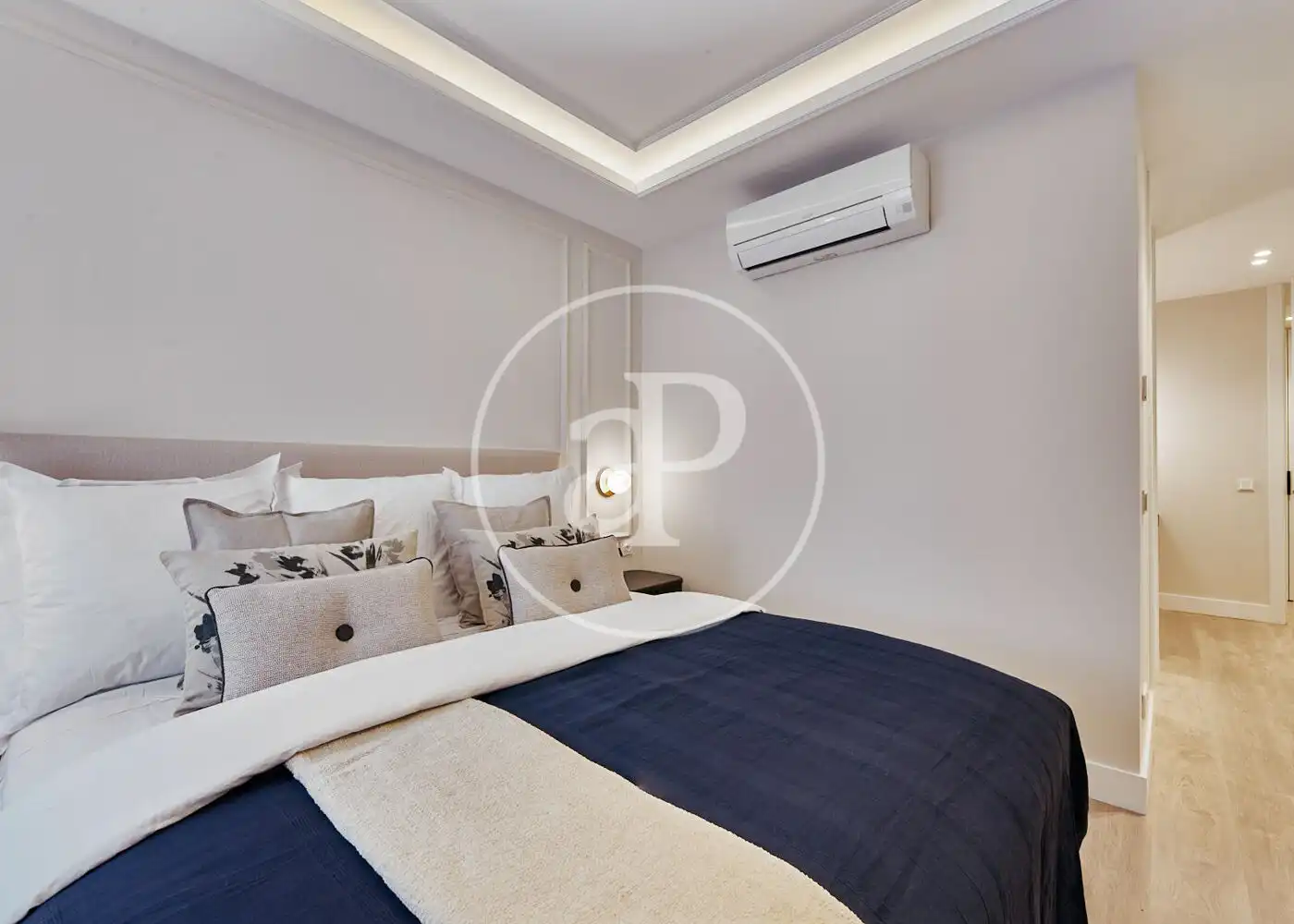 Bedroom of Flat for sale in Madrid  with Air Conditioner, Heating and Terrace