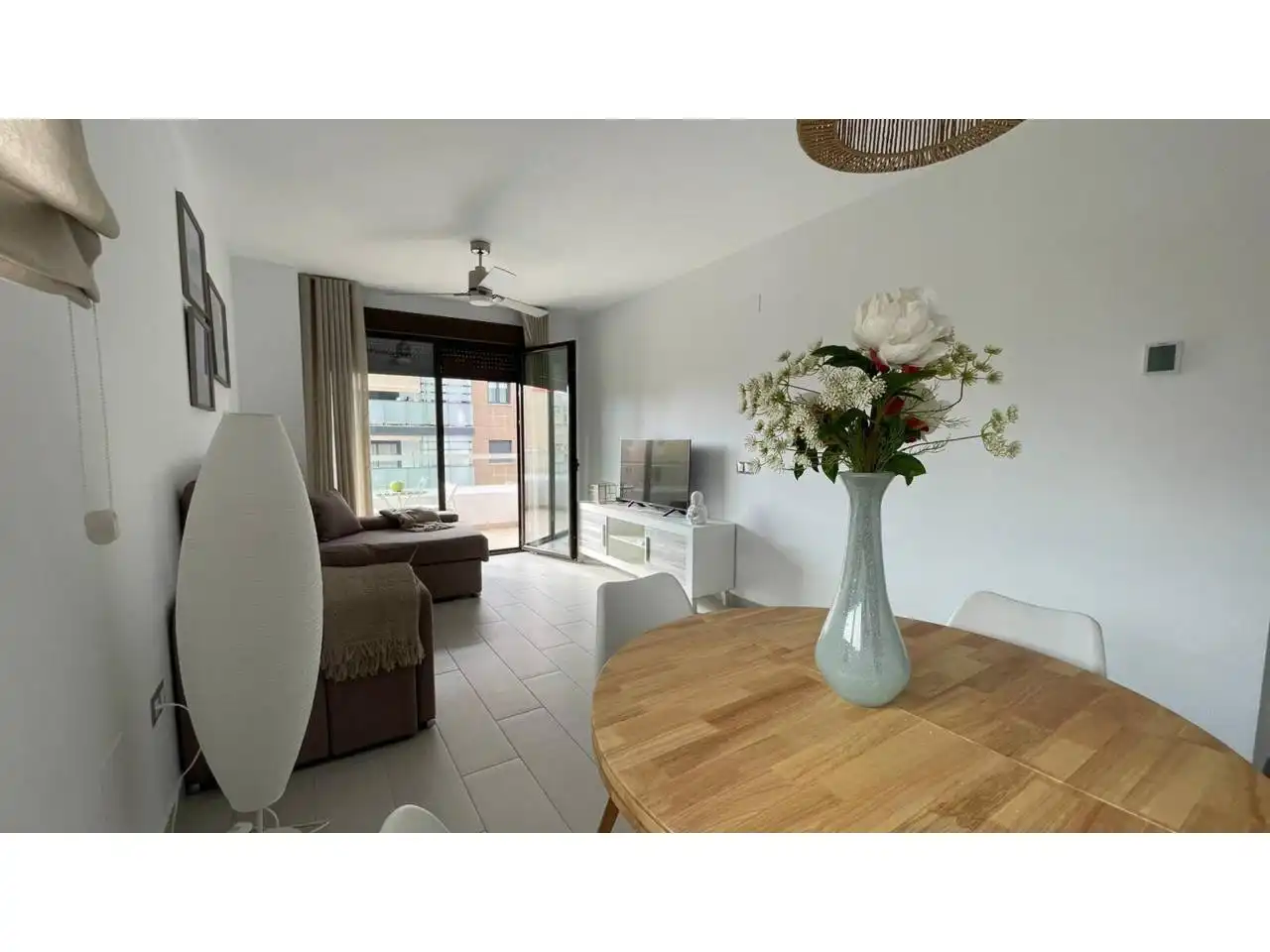 Sala de estar de Piso de alquiler en Estepona con Aire acondicionado, Calefacción y Terraza