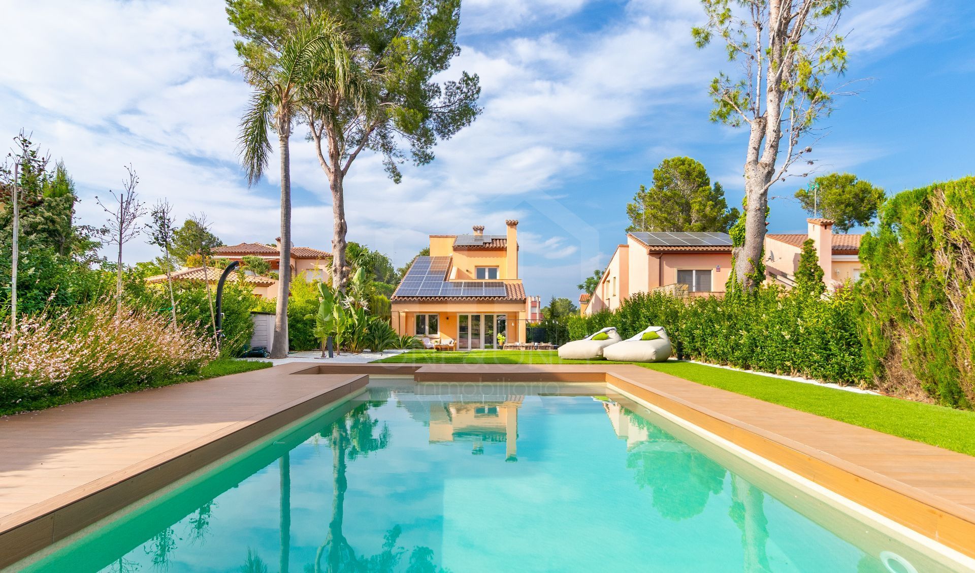 Piscina de Casa o xalet en venda en Mont-roig del Camp amb Aire condicionat, Calefacció i Jardí privat