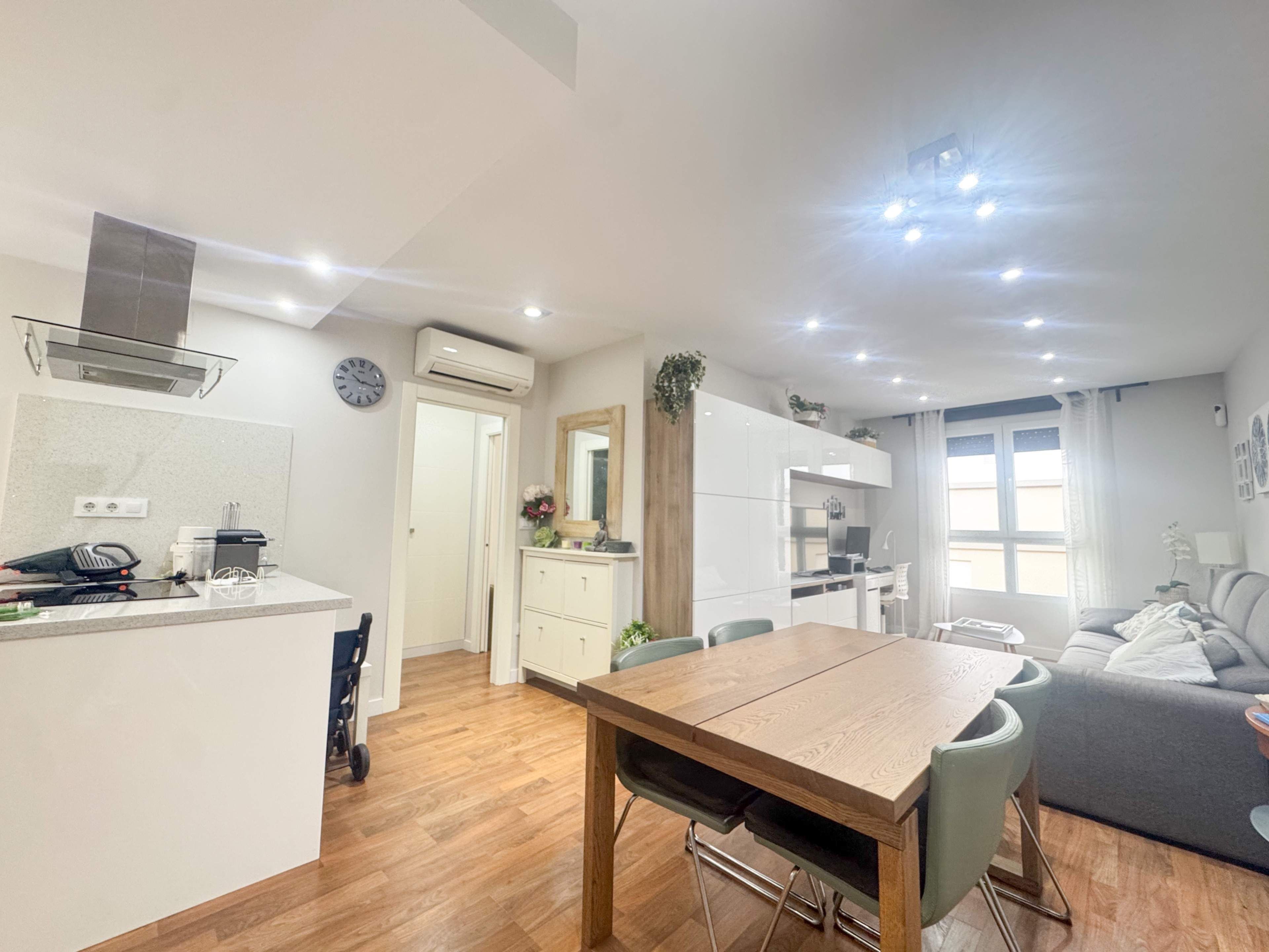 Kitchen of Flat for sale in Gandia  with Air Conditioner and Storage room