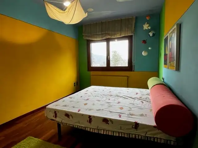 Habitación de Casa o chalet en venta en Bescanó con Calefacción, Jardín privado y Parquet