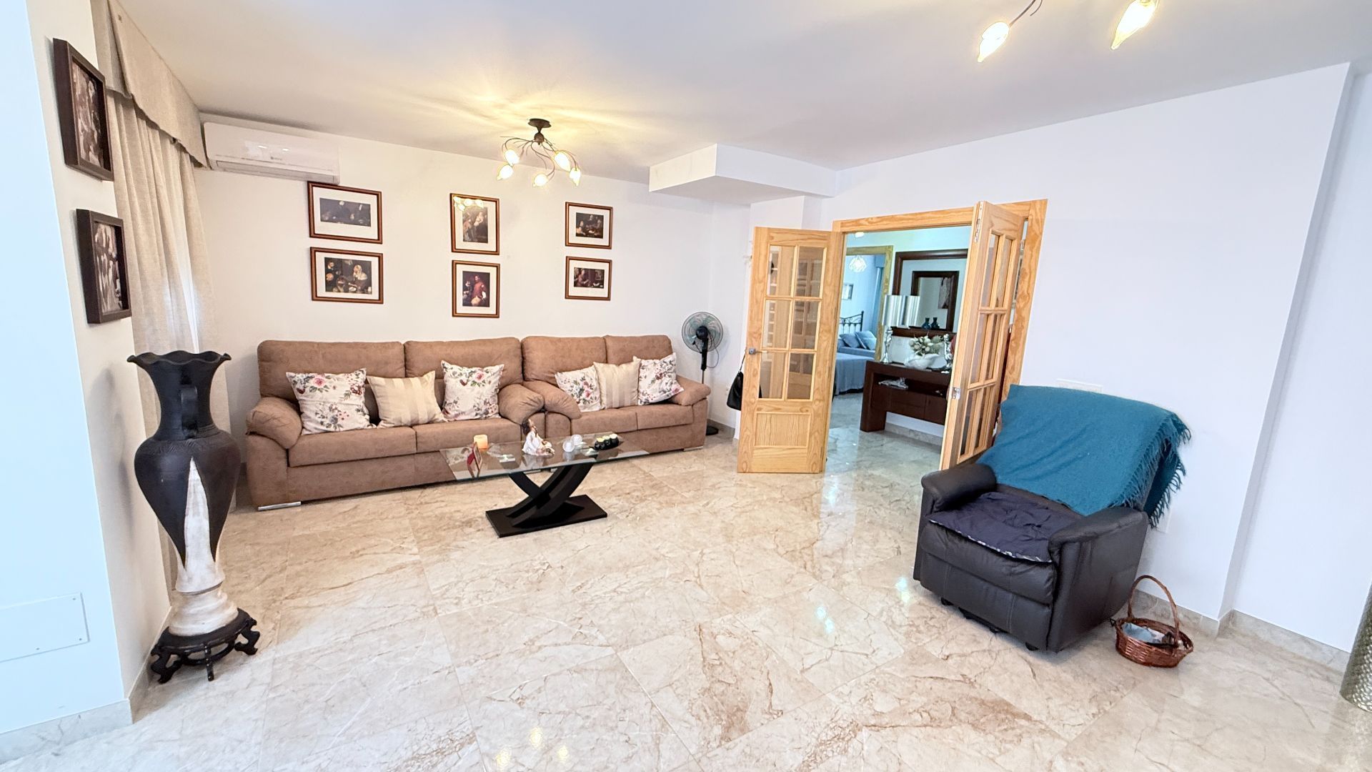 Living room of Flat for sale in Adra  with Air Conditioner, Heating and Terrace