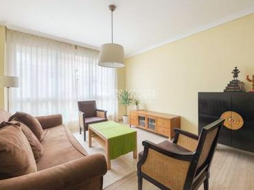 Piso con ascensor en venta en Rozas Centro