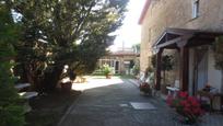 Jardí de Casa o xalet en venda en Celada del Camino amb Calefacció