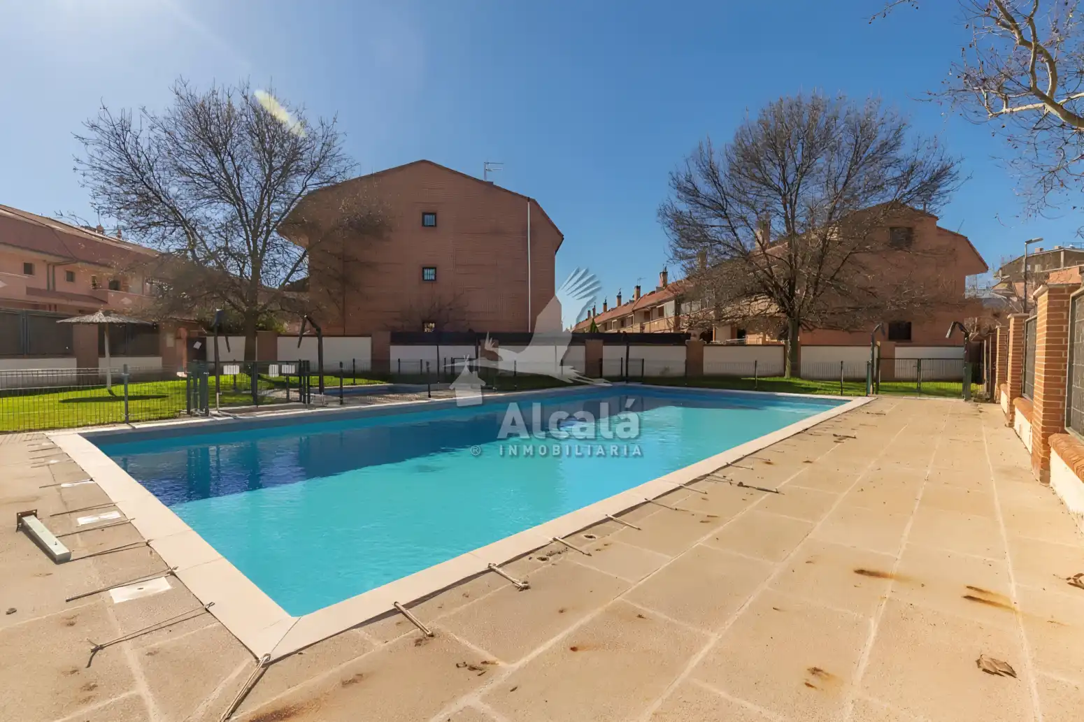 Piscina de Casa o xalet en venda en Alcalá de Henares amb Aire condicionat, Calefacció i Jardí privat