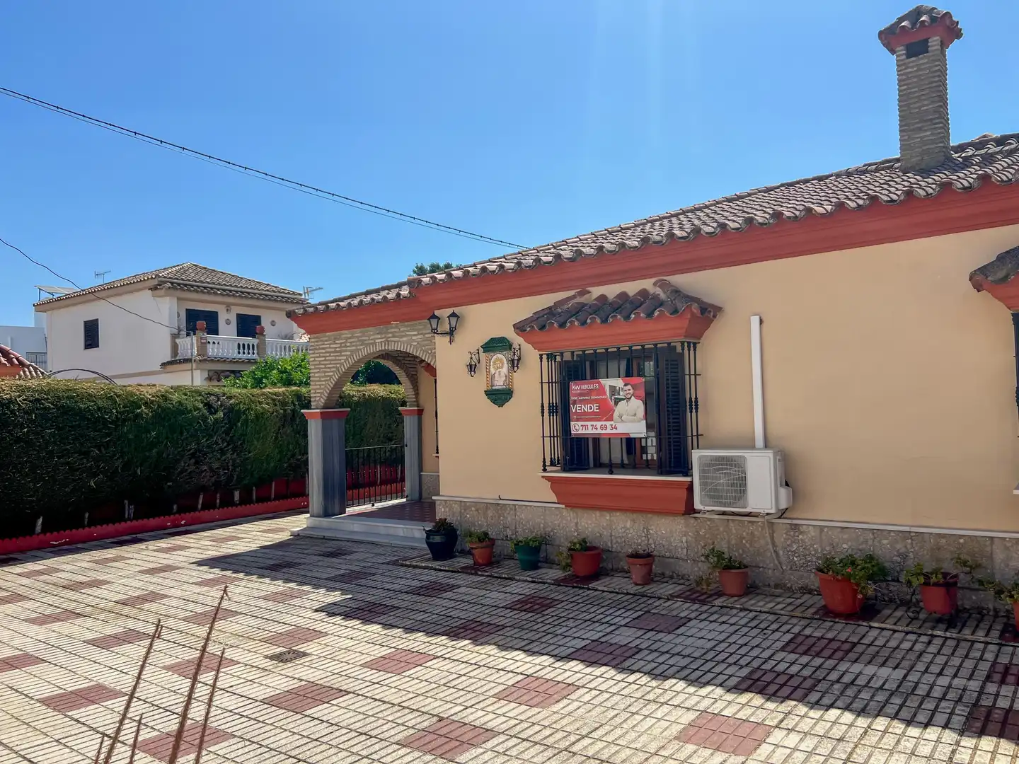 Vista exterior de Casa o xalet en venda en Sanlúcar de Barrameda amb Jardí privat