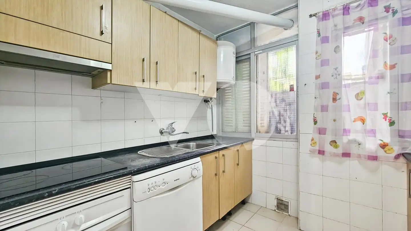 Cocina de Planta baja en venta en Madrid con Alarma