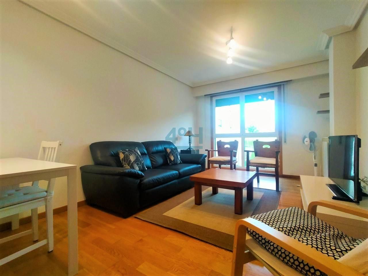 Sala d'estar de Apartament de lloguer en Ourense Capital  amb Calefacció, Moblat i Balcó