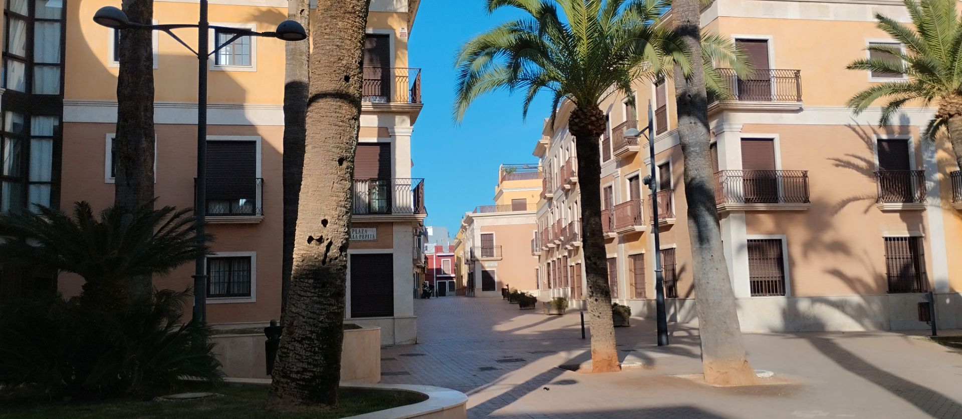 Exterior view of Flat for sale in Dos Hermanas  with Air Conditioner, Heating and Private garden