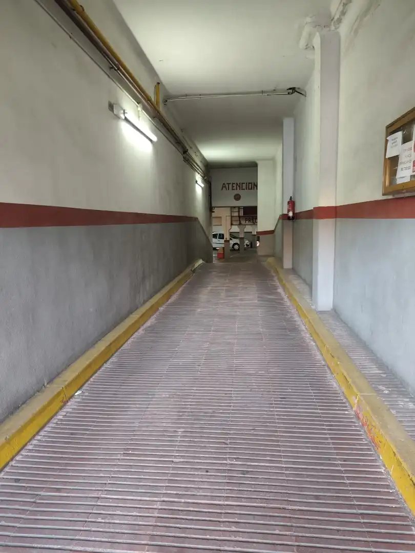 Einzelparkplatz zum Verkauf in Carrer de la Hispanitat, imagen 3