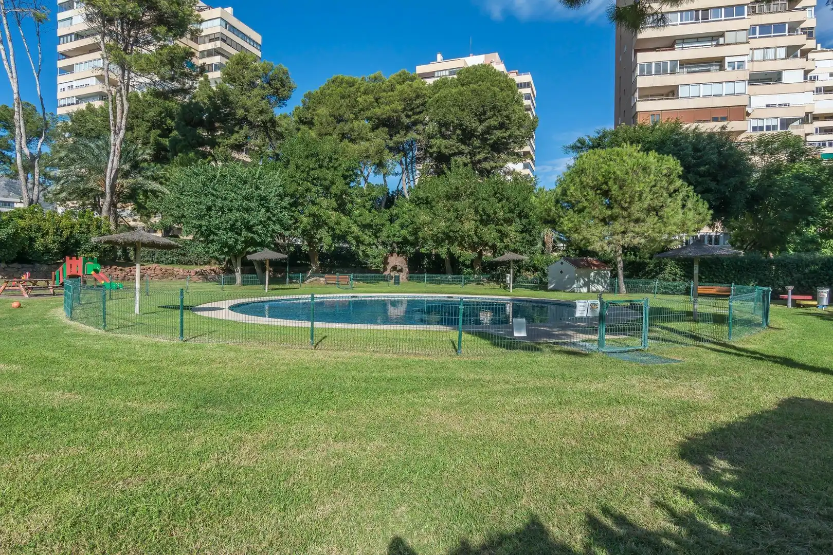 Piscina de Pis en venda en Torremolinos amb Terrassa i Piscina comunitària
