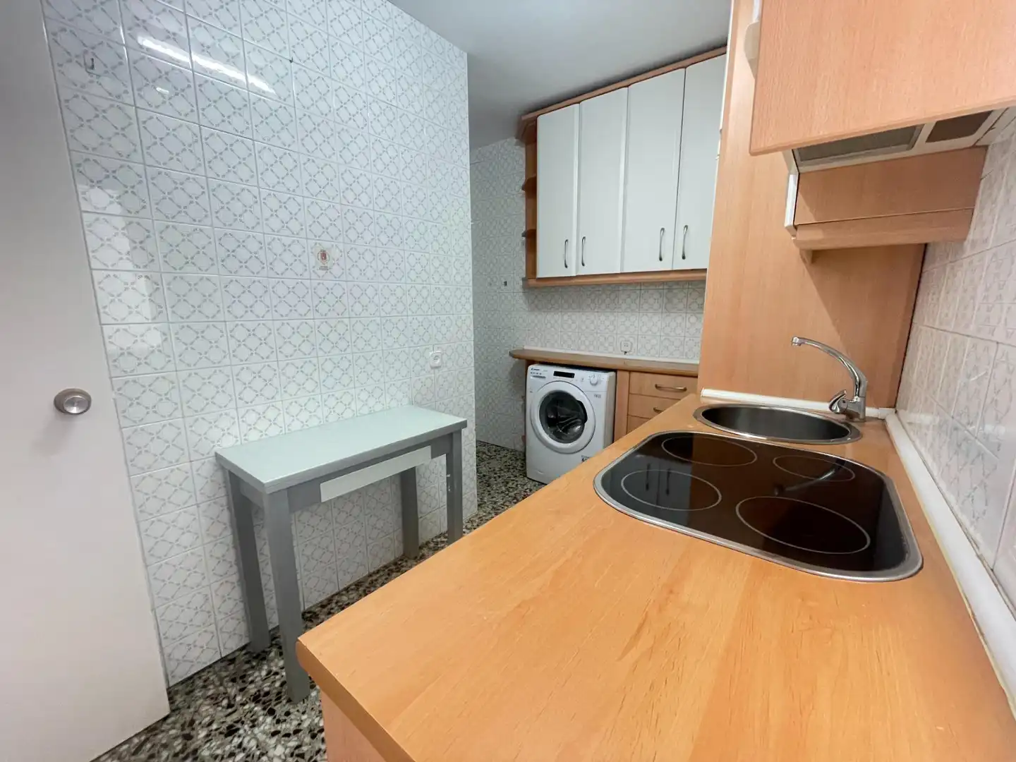 Cuina de Pis de lloguer en Madrid amb Parquet i Terrassa