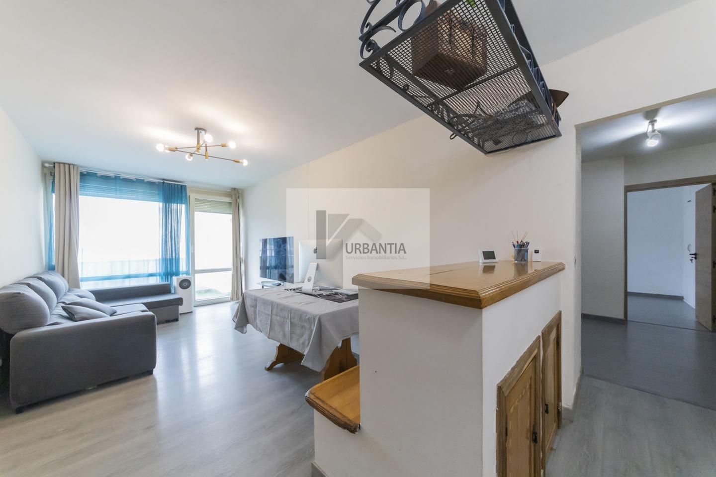 Sala d'estar de Pis en venda en Irurtzun amb Calefacció, Parquet i Terrassa