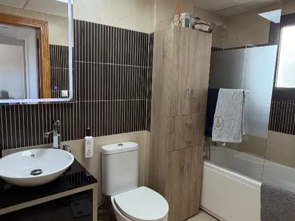 Baño de Piso en venta en Vícar con Aire acondicionado, Calefacción y Jardín privado