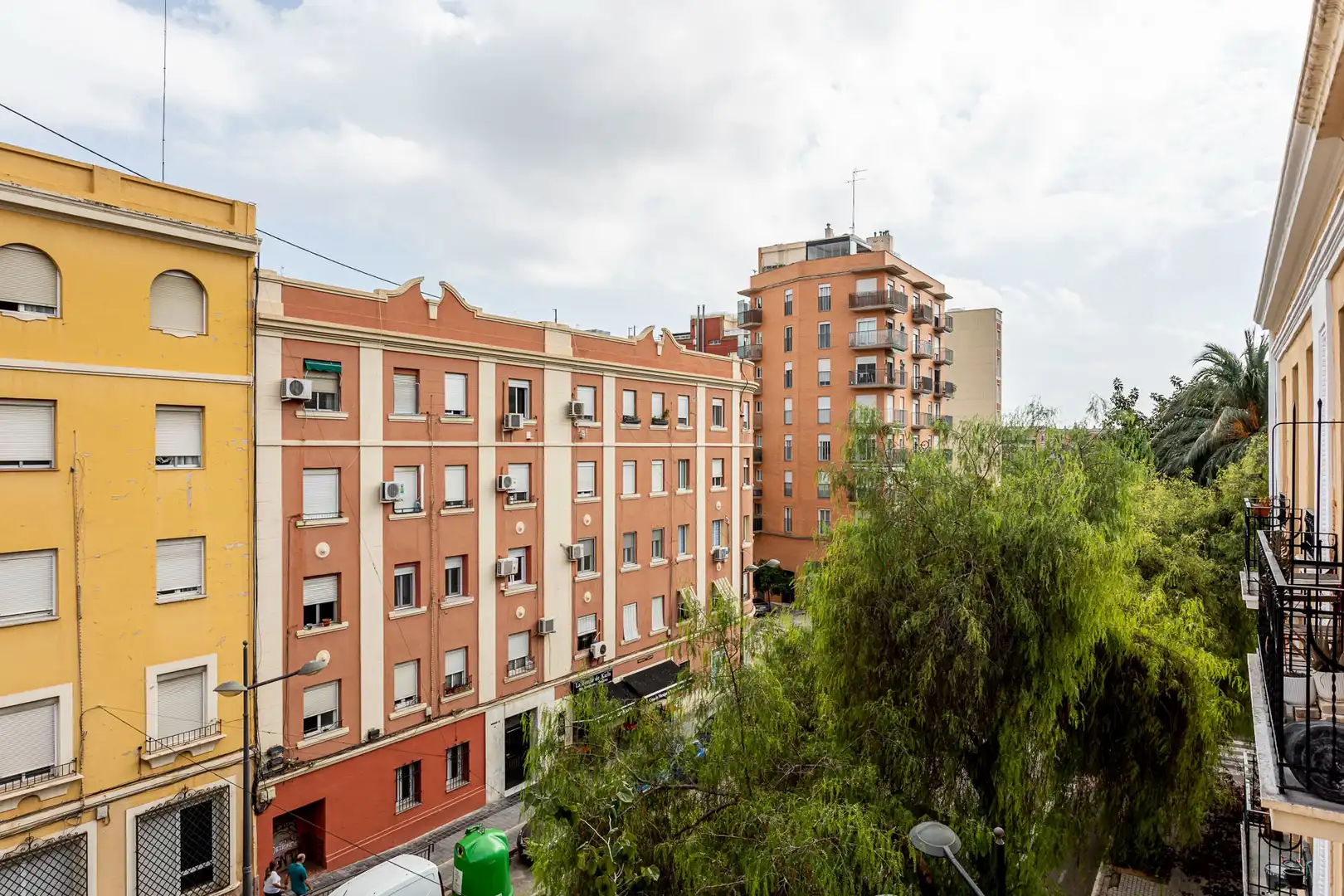 Vista exterior de Piso en venta en Campanar